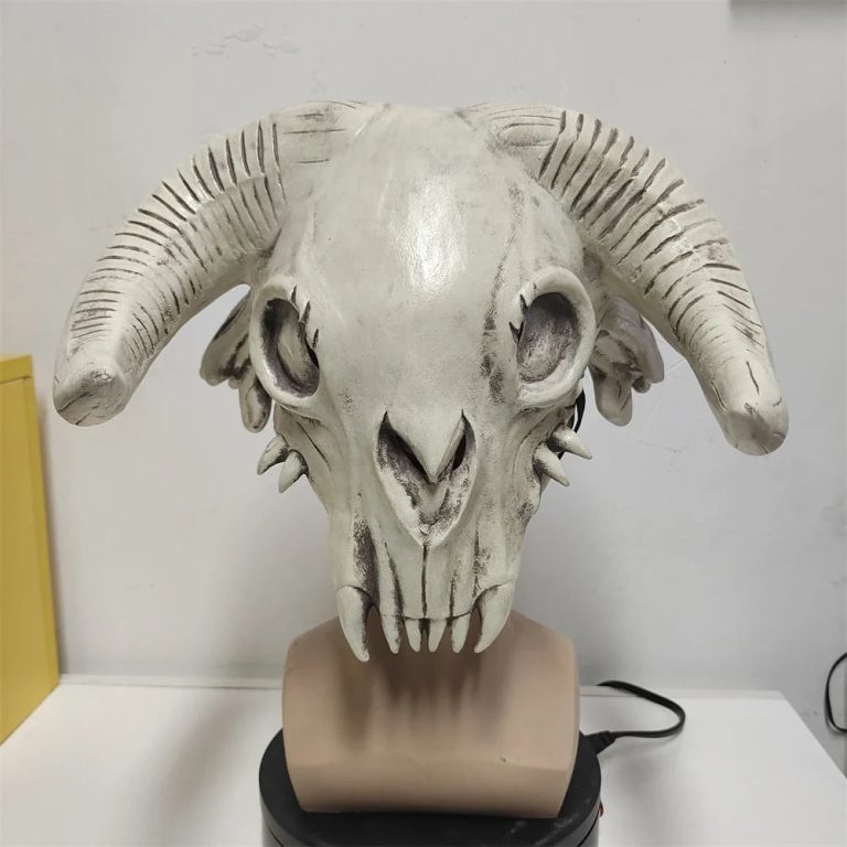 Transformez Votre Halloween avec ce Masque Effrayant aux Cornes d'Animal