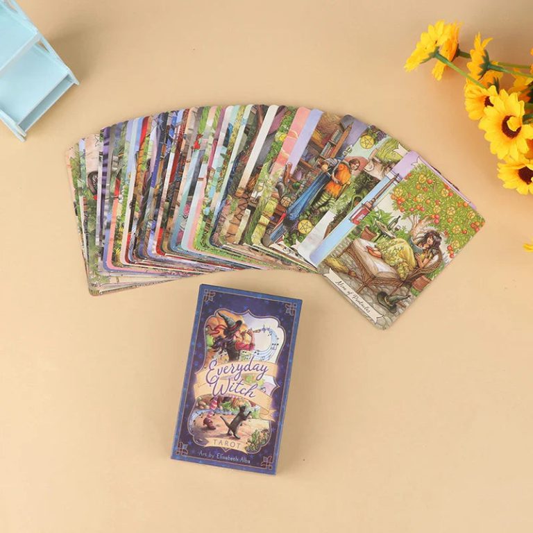 Découvrez l'Élégance Spirituelle du Coffret Tarot Witch : Votre Premier Pas Vers une Cartomancie Moderne