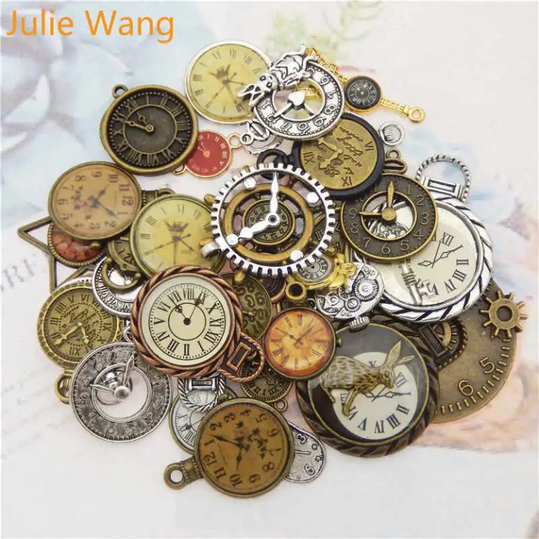 Découvrez Comment Ces Pendentifs Steampunk Réinventent l'Art de la Bijouterie Créative