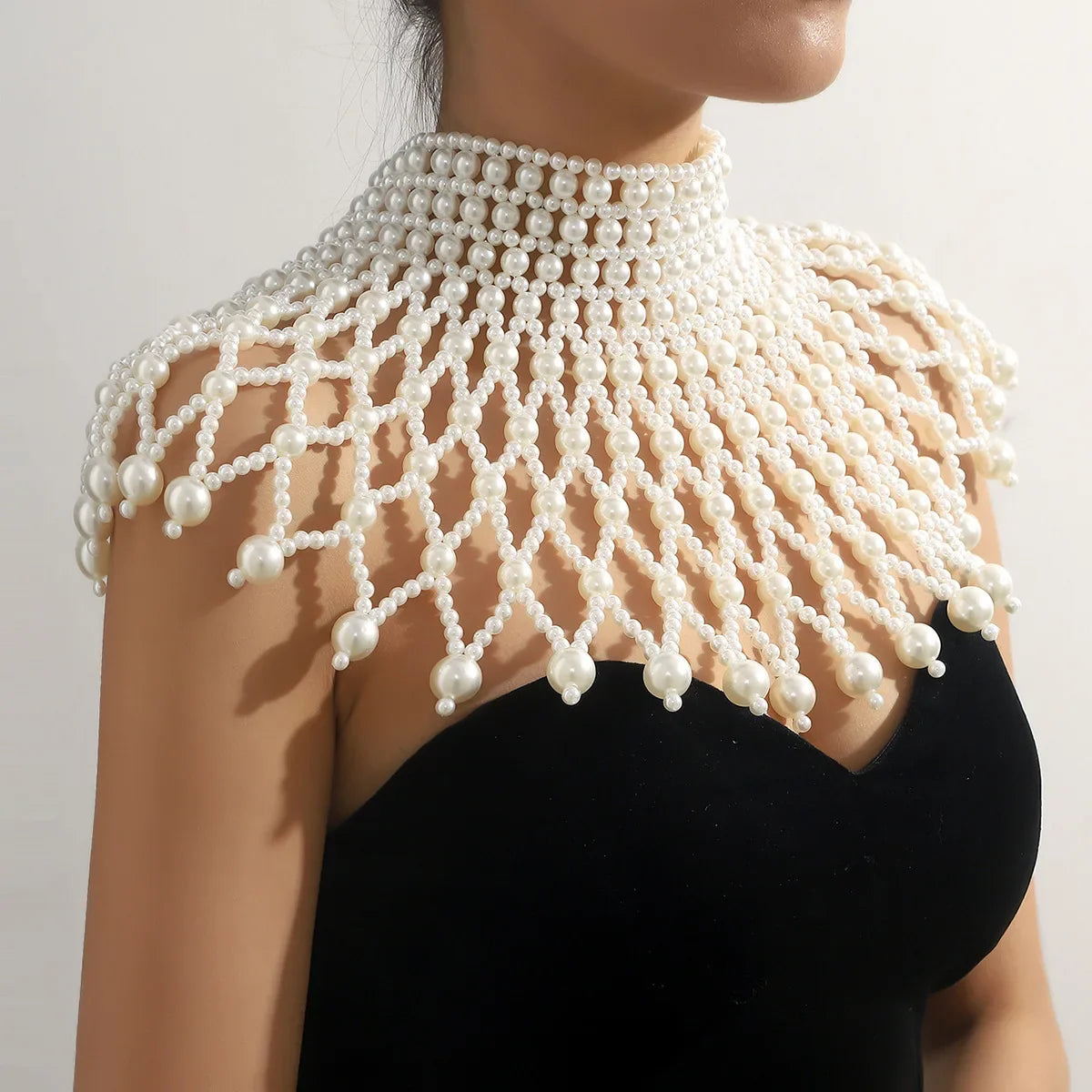 Sublimez Votre Look avec un Bijou d’Exception : Le Collier de Chaîne Corporelle en Perles