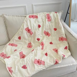 Offrez à Votre Bébé des Siestes Enchantées avec cette Couette Fine au Motif Adorable