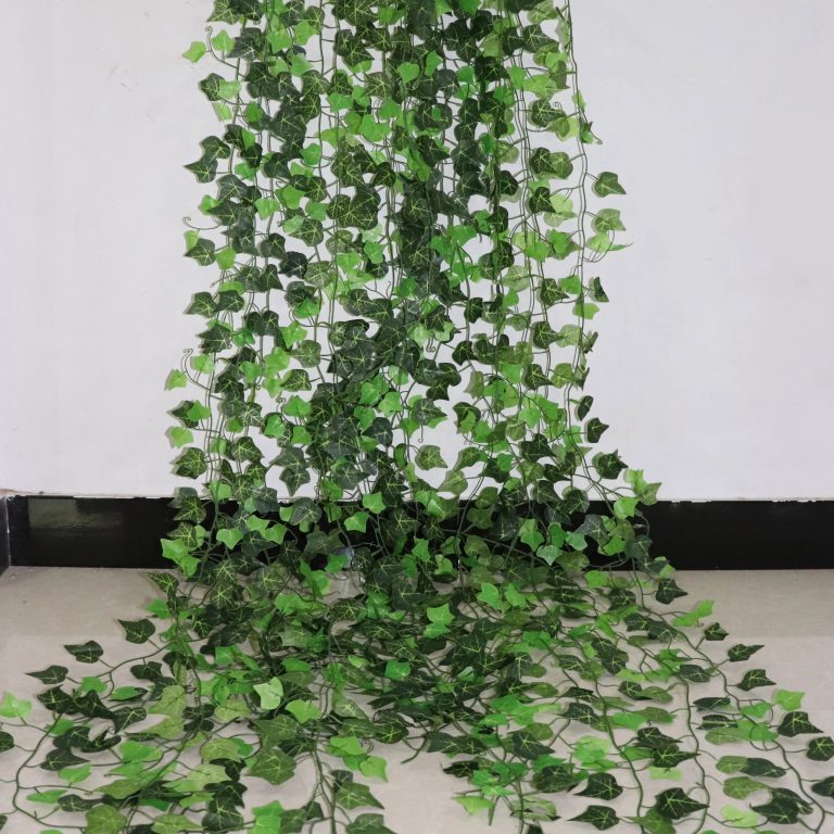 Embellissez Votre Intérieur avec une Touche de Nature : La Guirlande Feuilles Artificielles Ivy de 2.4M