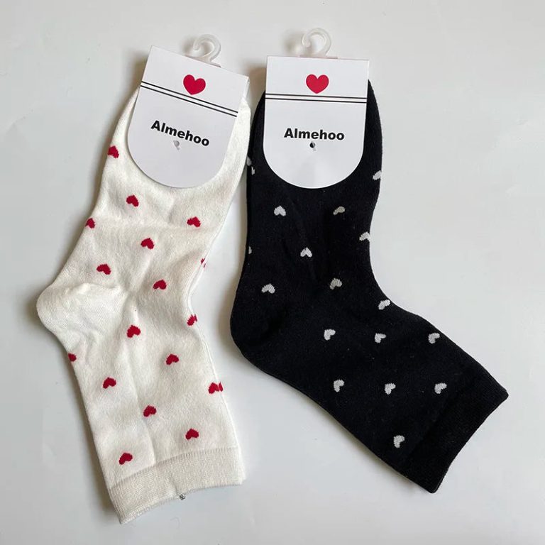 Révélez Votre Style Unique avec des Chaussettes Longues en Coton au Motif Cœur Kawaii