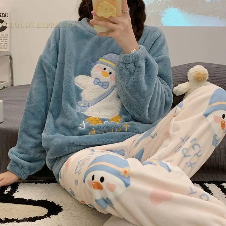 Découvrez le Pyjama Kawaii qui Allie Confort et Tendance pour vos Nuits d’Automne-Hiver