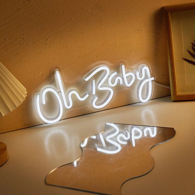 Illuminez Votre Intérieur avec Style et Originalité grâce à une Déco Murale Innovante