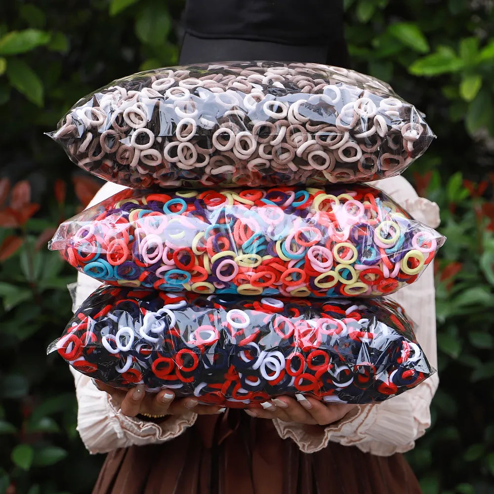 Donnez du peps à la coiffure de vos enfants avec des accessoires stylés et pratiques