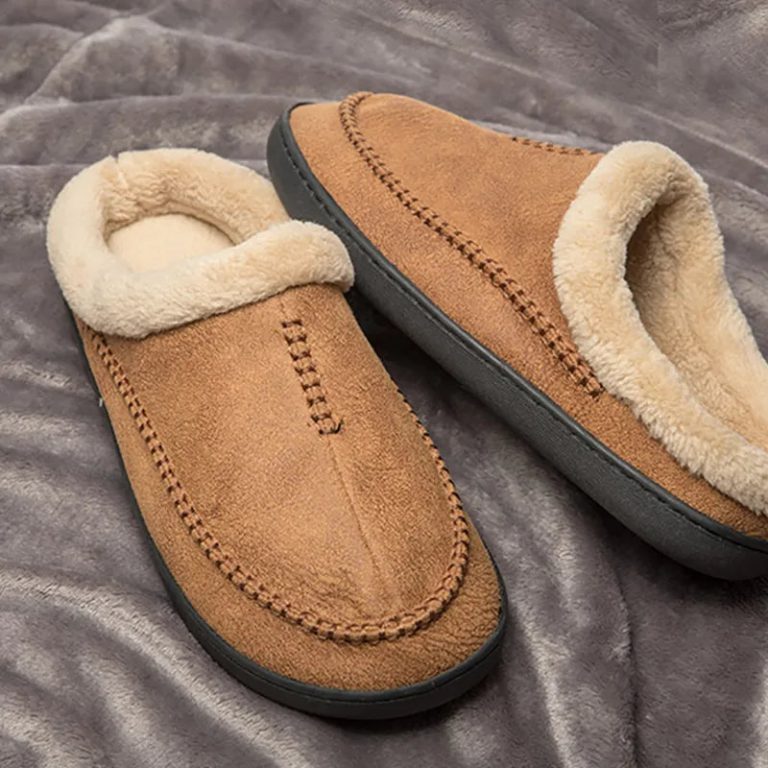 Découvrez le Luxe Douillet : Les Chaussons d'Intérieur pour Hommes en Peluche