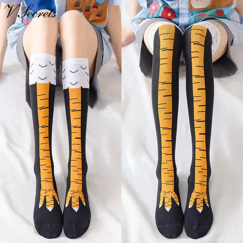 Exprimez votre originalité avec ces chaussettes ludiques à pattes de poulet