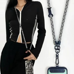 Sécurité, Confort et Innovation : La Sangle de Cou qui Révolutionne Vos Aventures