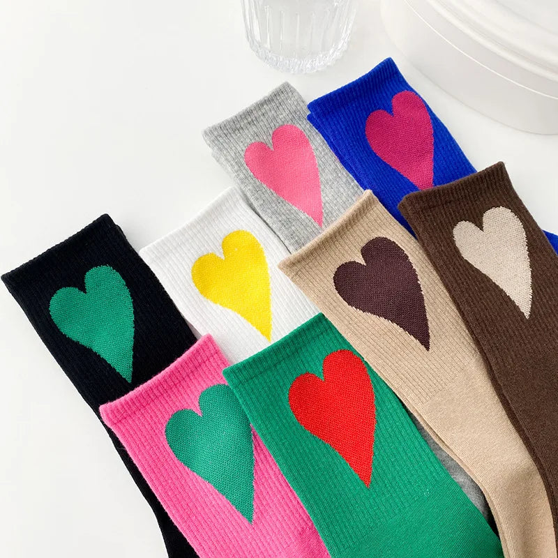 Chaleur et Tendances: L’Alliance Parfaite des Chaussettes d’Automne et d’Hiver pour Couples en Coton