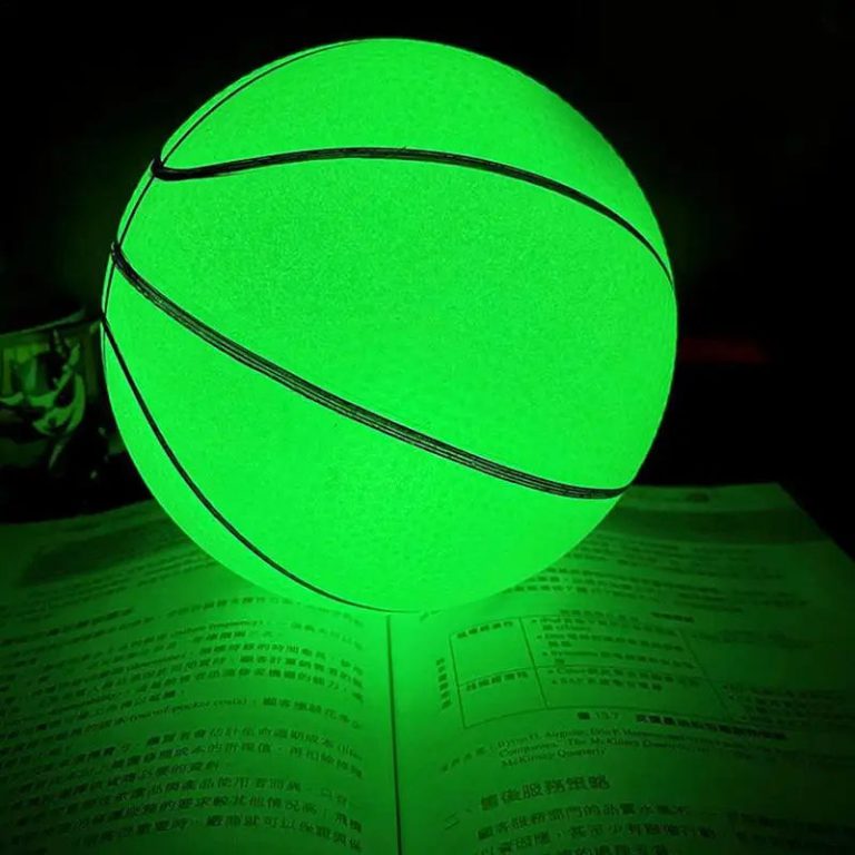 Découvrez le Ballon de Basketball Lumineux : L'Innovation qui Révolutionne Vos Soirées de Jeu