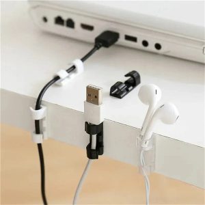 Révolutionnez Votre Espace avec des Câbles USB Organisés et Esthétiques