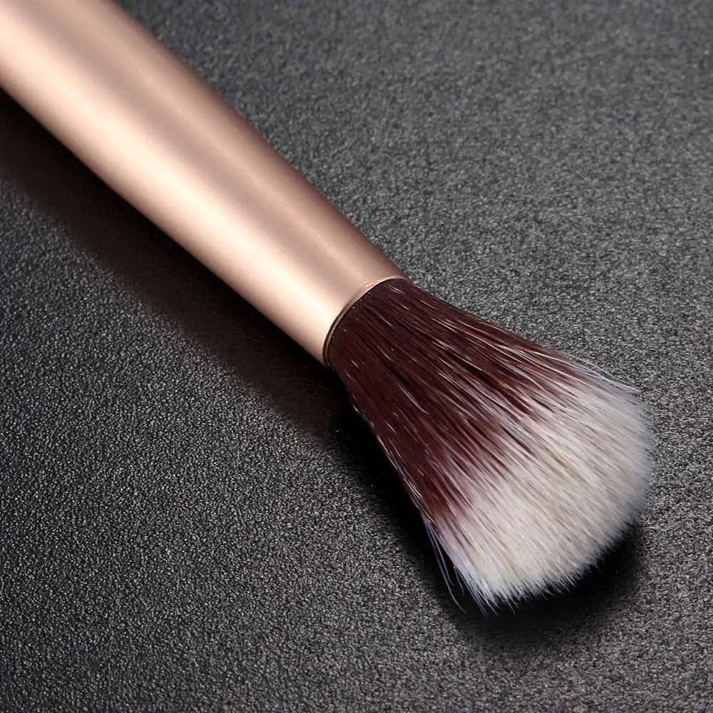 Brosse Maquillage Portable Double Face : L’Art de Sublimer Votre Regard avec Précision