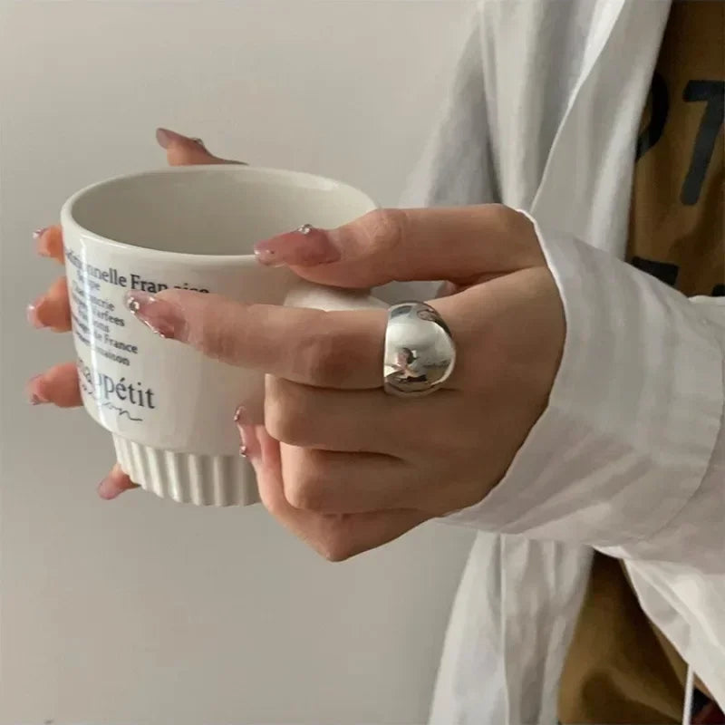 Révélez votre audace avec une touche d’élégance minimaliste