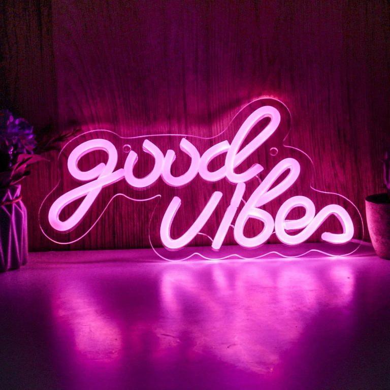 Illuminez votre espace avec style et positivité grâce à la veilleuse LED néon "Good Vibes"