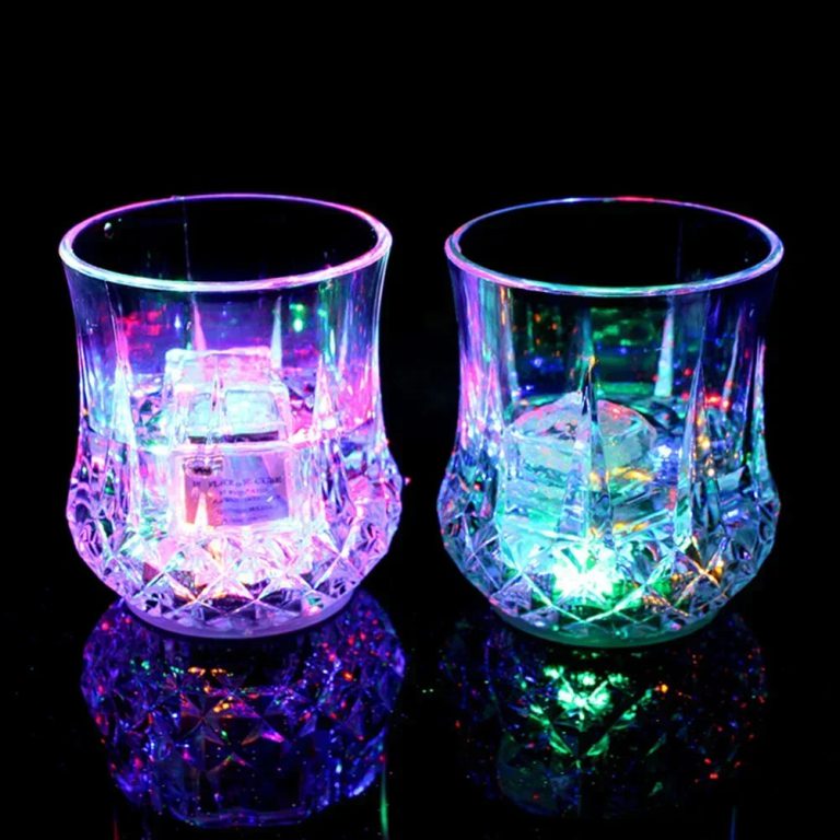 Illuminez Vos Soirées avec un Verre qui Fait la Fête !