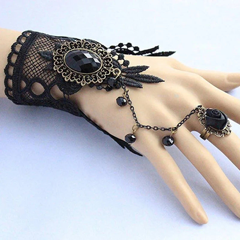 Plongez dans l’Univers Gothique et Rétro avec ce Bracelet Chic Femme en Dentelle Noire