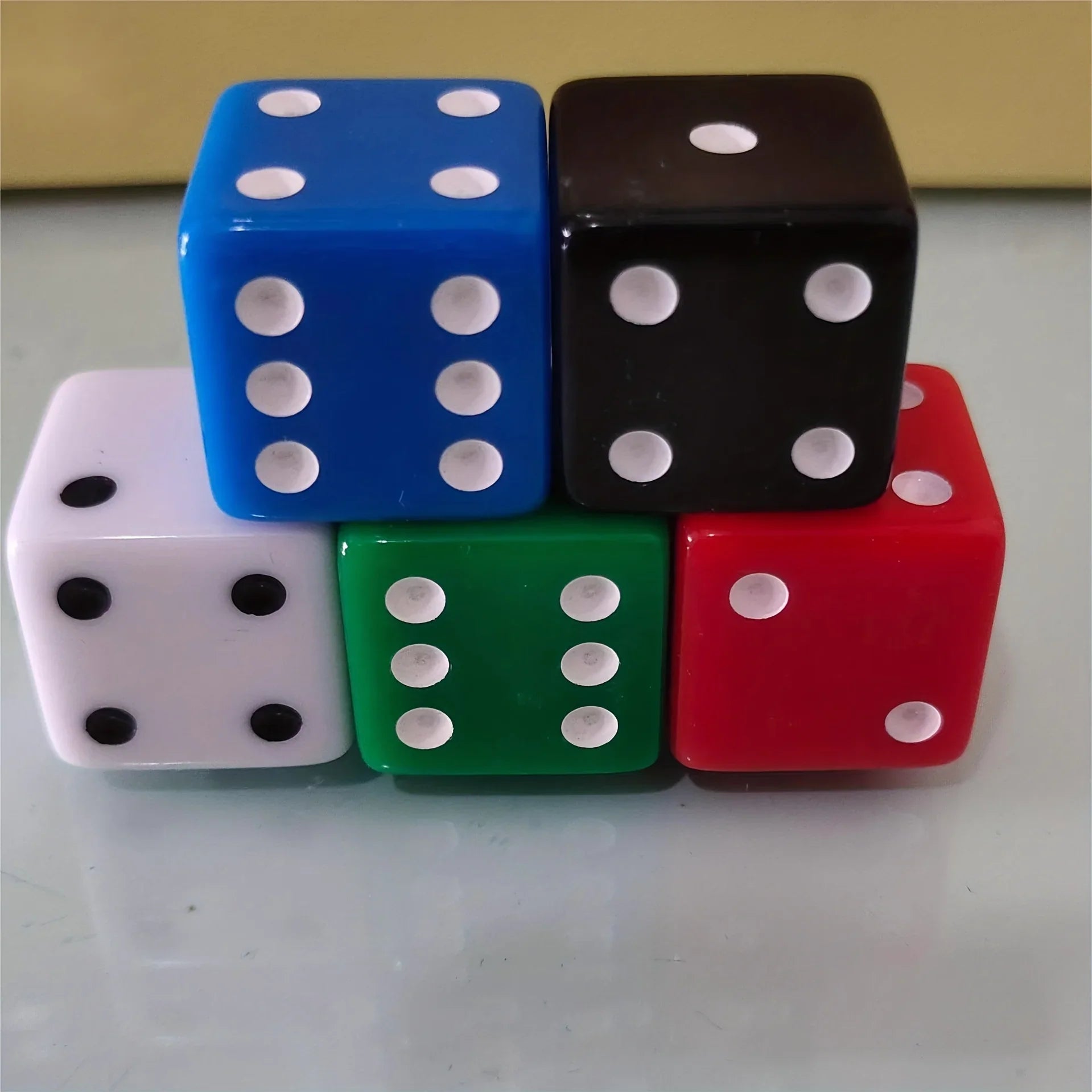 Boostez Vos Soirées Ludiques avec ces Dés Ronds 25mm aux Couleurs Dynamisantes