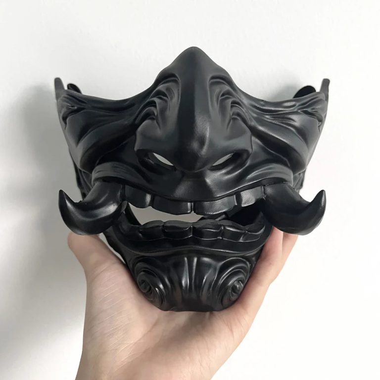 Réinventez Votre Look Halloween avec le Masque Cosplay Démon Prajna