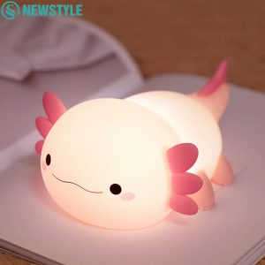 Illuminez Vos Nuits avec une Touche d'Originalité : La Lampe de Nuit Axolotl en Silicone Rechargeable USB
