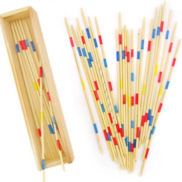 Redécouvrez le plaisir intemporel du Mikado en bois : un classique revisité pour toute la famille