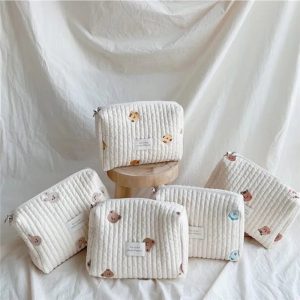 Simplifiez vos sorties en famille avec un sac à langer portable matelassé élégant