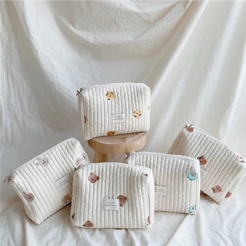 Simplifiez vos sorties en famille avec un sac à langer portable matelassé élégant