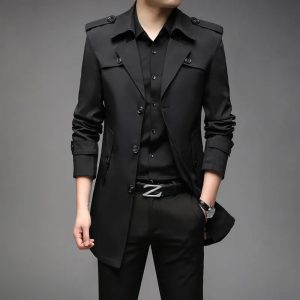 L'élégance décontractée : redécouvrez le trench-coat printanier masculin au style anglais